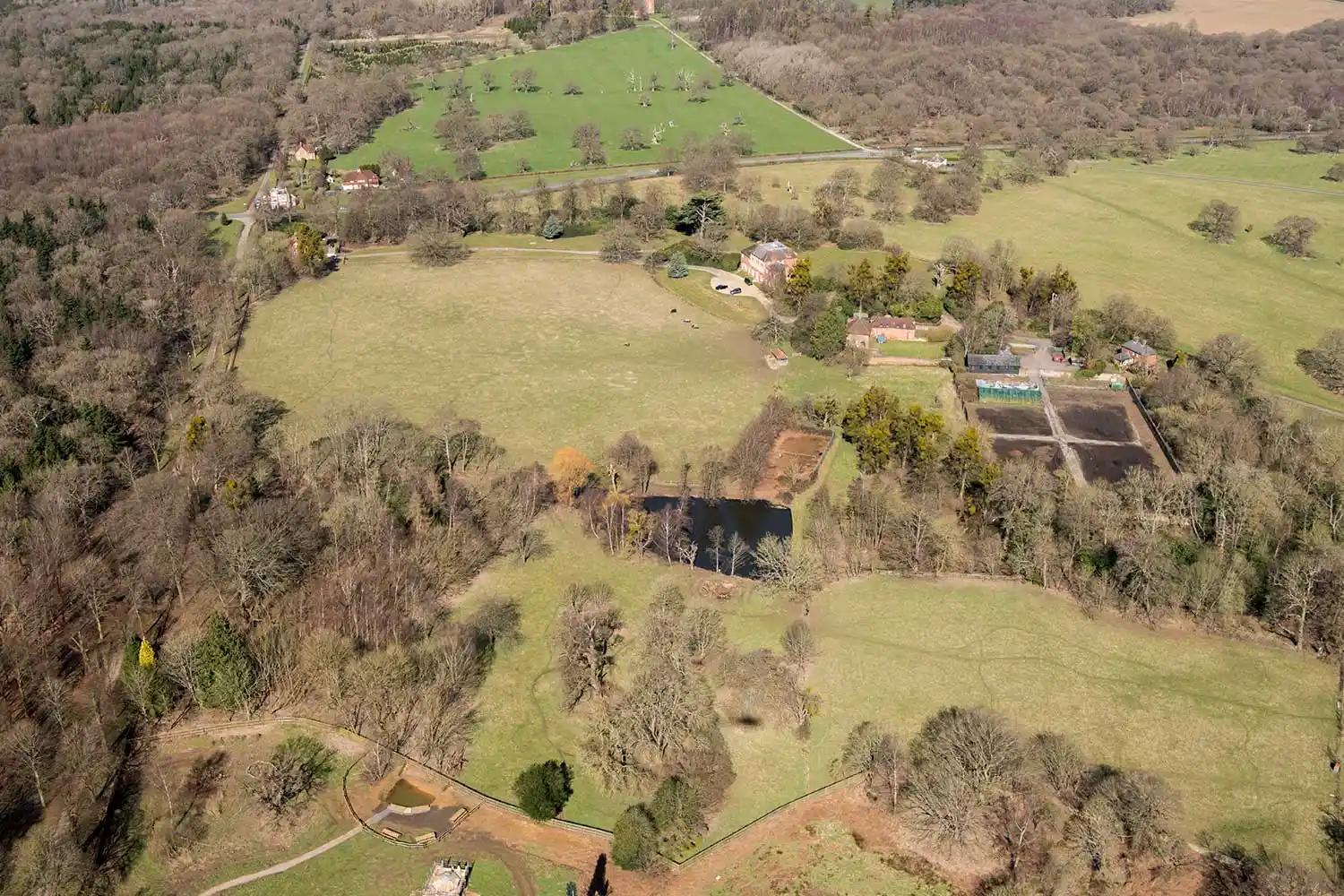 У Кейт Миддлтон появилось собственное озеро для любимого хобби — купания в ледяной воде