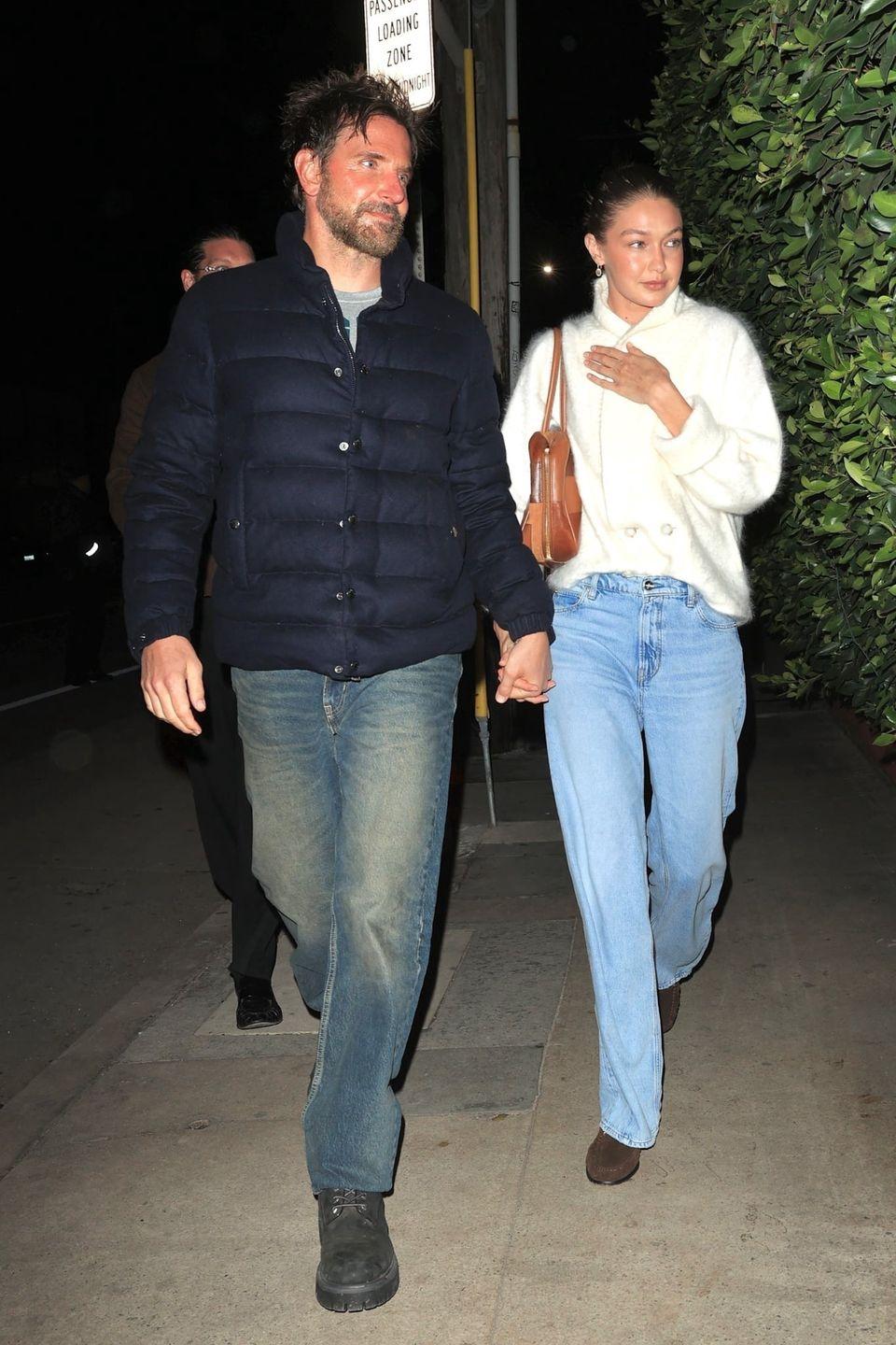 Брэдли Купер и Джиджи Хадид направляются на ужин.