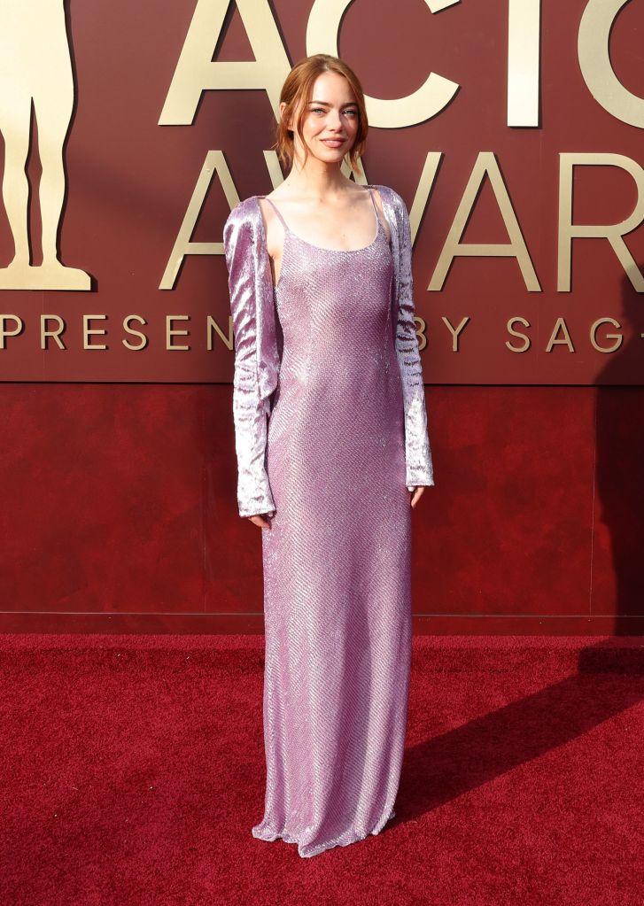 За создание образов актрисы на красных дорожках в этом сезоне вручения наград отвечала её давний стилист Петра Фланнери. За создание образов актрисы на красных дорожках в этом сезоне вручения наград отвечала её давний стилист Петра Фланнери.